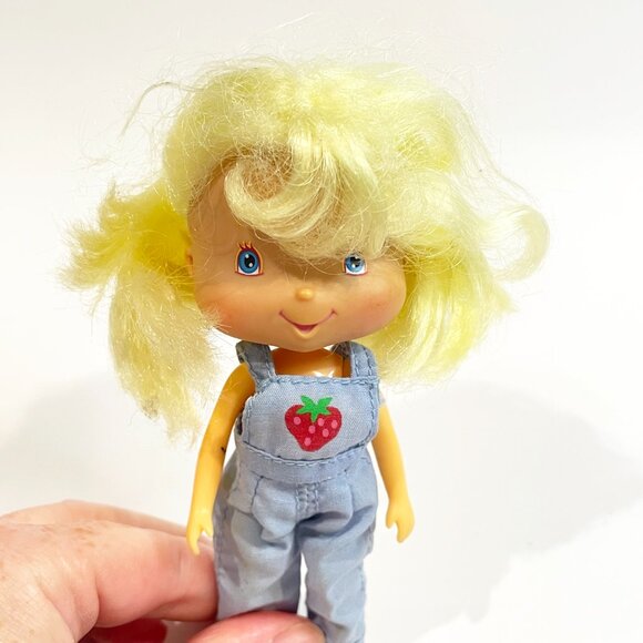Strawberry Shortcake Berry Best Friends 2003 5" Angel Cake Doll - Picture 3 of 3
